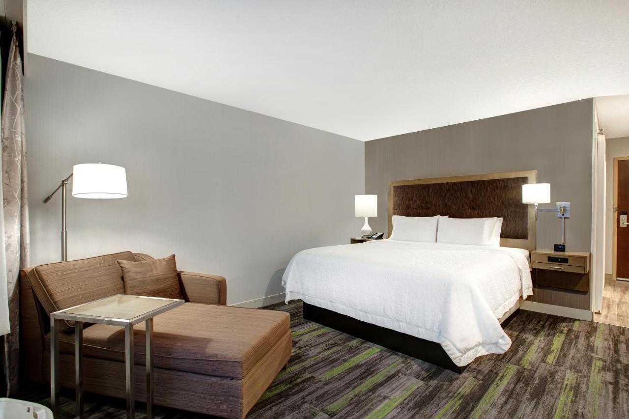 The Landing Hotel & Conference Centre St. Paul Экстерьер фото
