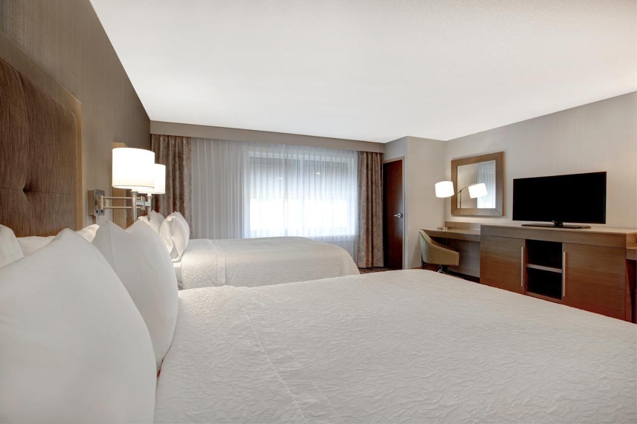 The Landing Hotel & Conference Centre St. Paul Экстерьер фото