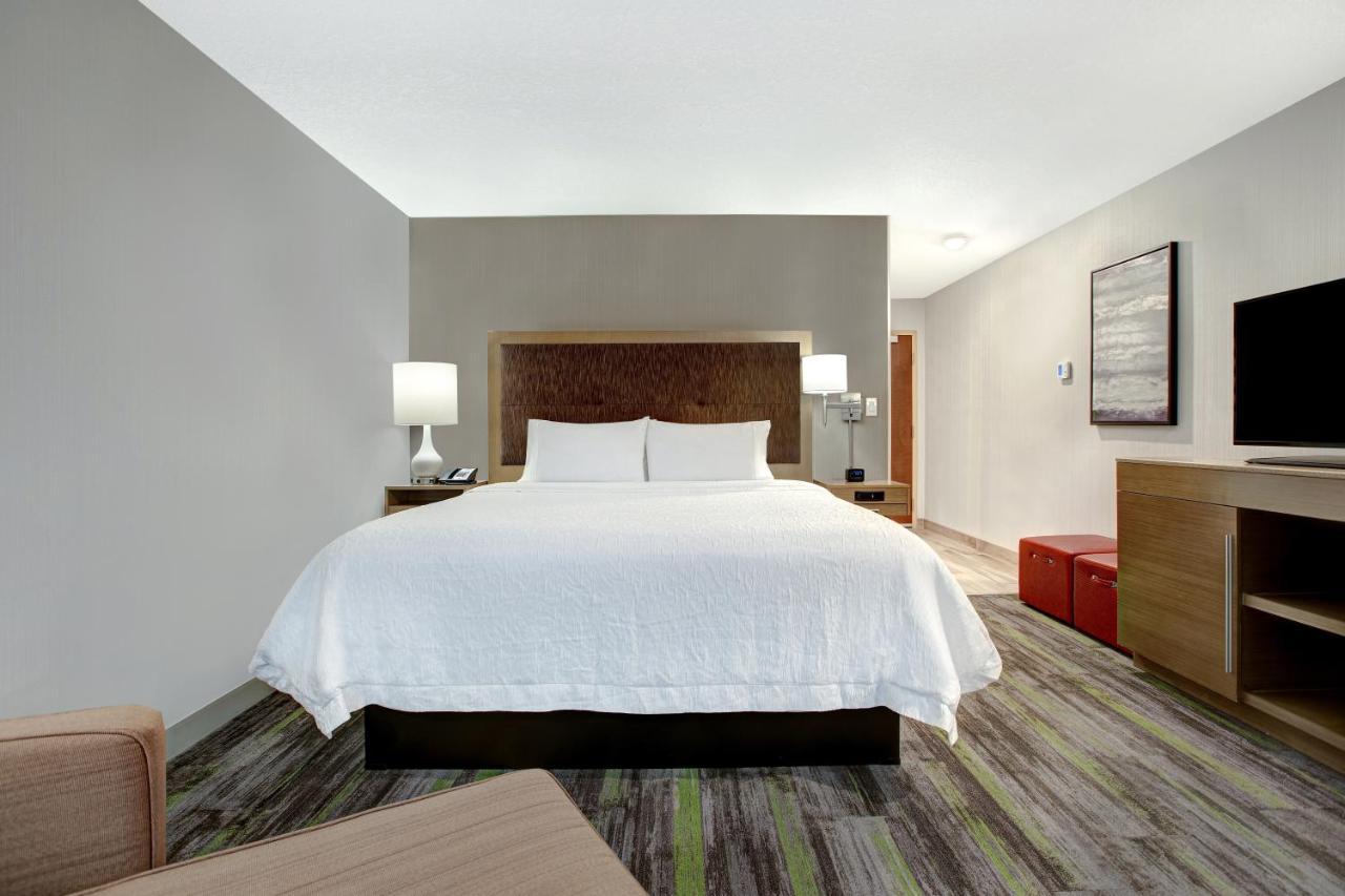 The Landing Hotel & Conference Centre St. Paul Экстерьер фото