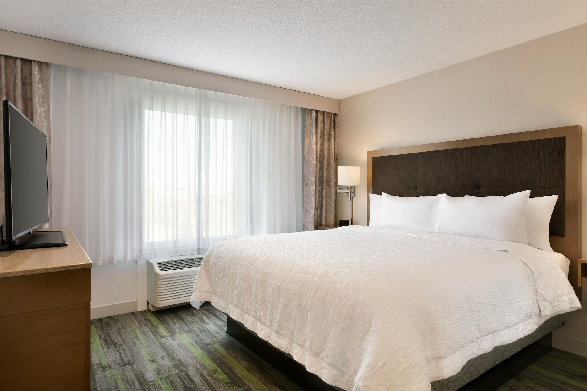 The Landing Hotel & Conference Centre St. Paul Экстерьер фото
