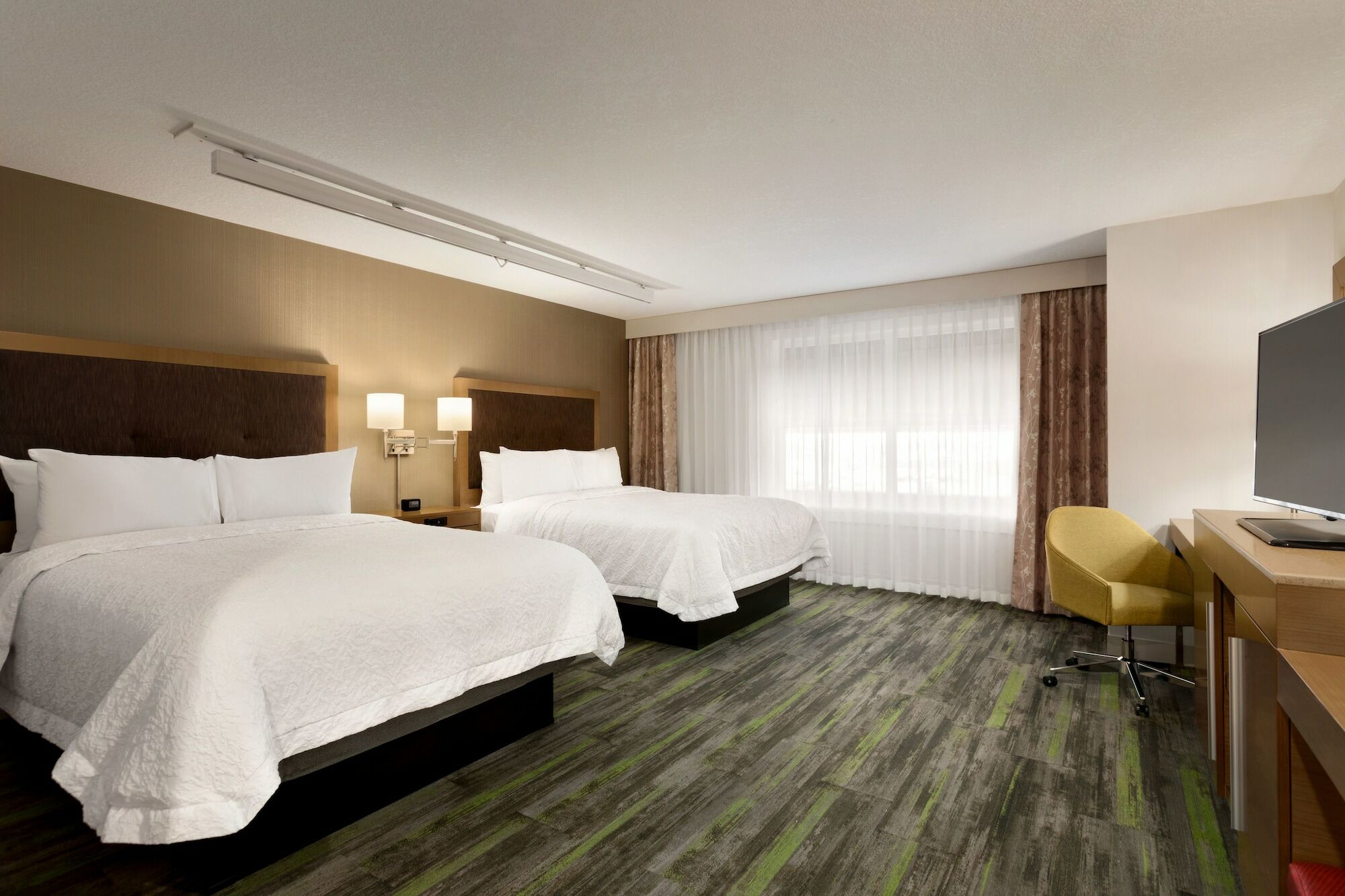 The Landing Hotel & Conference Centre St. Paul Экстерьер фото